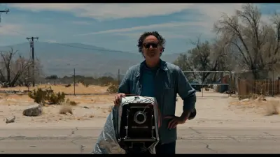 An Ensemble Cast of Uniform Excellence and Powerful Imagery Throughout Drive ‘A Desert’