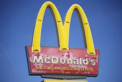 McDonald’s plans to hire 375,000 U.S. workers this summer