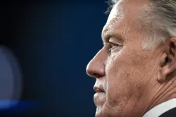 Longtime agent Jeff Sperbeck’s fatal fall from golf cart driven by John Elway ruled an accident